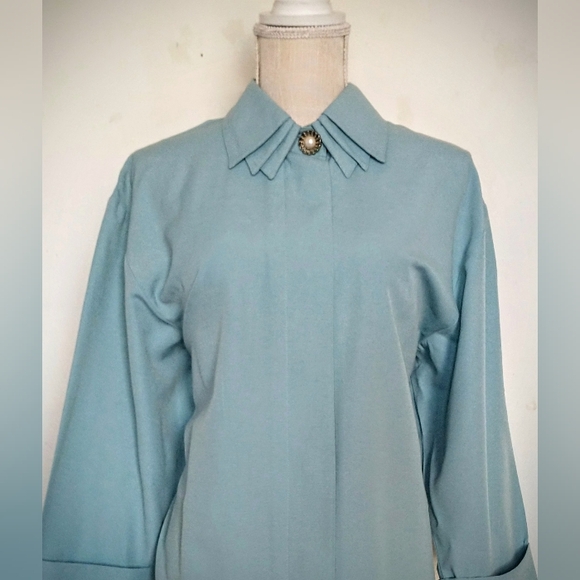 Stunning Vintage Blouse - 3 Layer Collar w/ Tuxedo Bottom - 12 - Picture 4 of 11